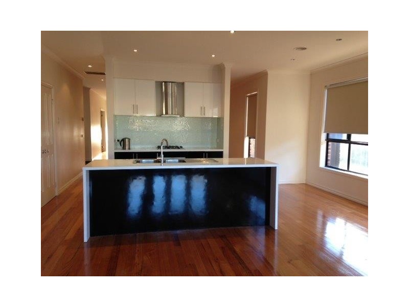 30 Mallacoota Way, Craigieburn VIC 3064