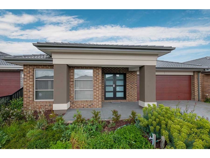 8 Lion Chase, Craigieburn VIC 3064