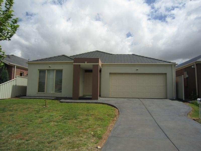 5 St Cloud Green, Craigieburn VIC 3064