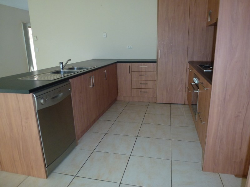 5 St Cloud Green, Craigieburn VIC 3064