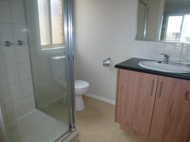 5 St Cloud Green, Craigieburn VIC 3064