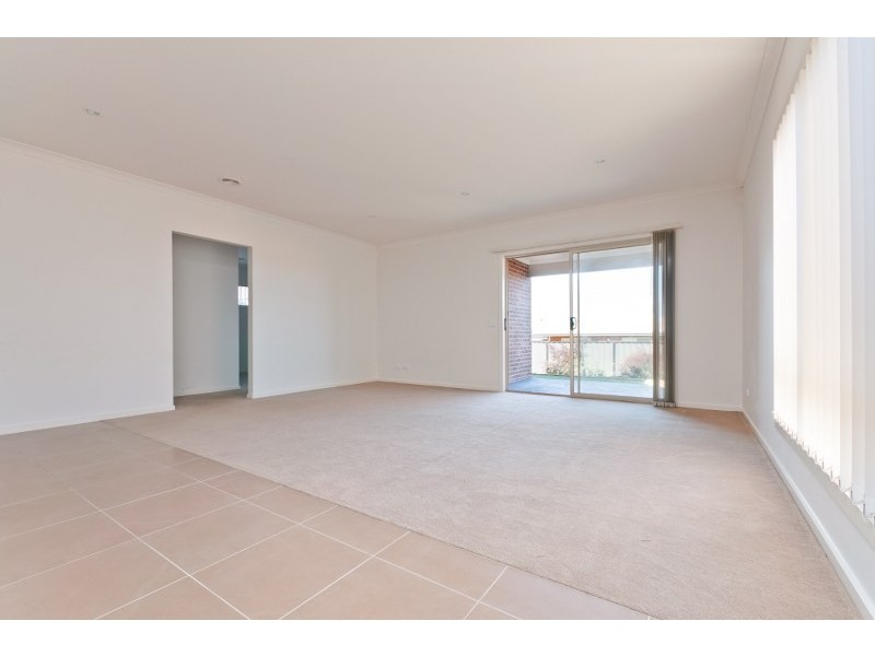 27 Kensley Circuit, Craigieburn VIC 3064