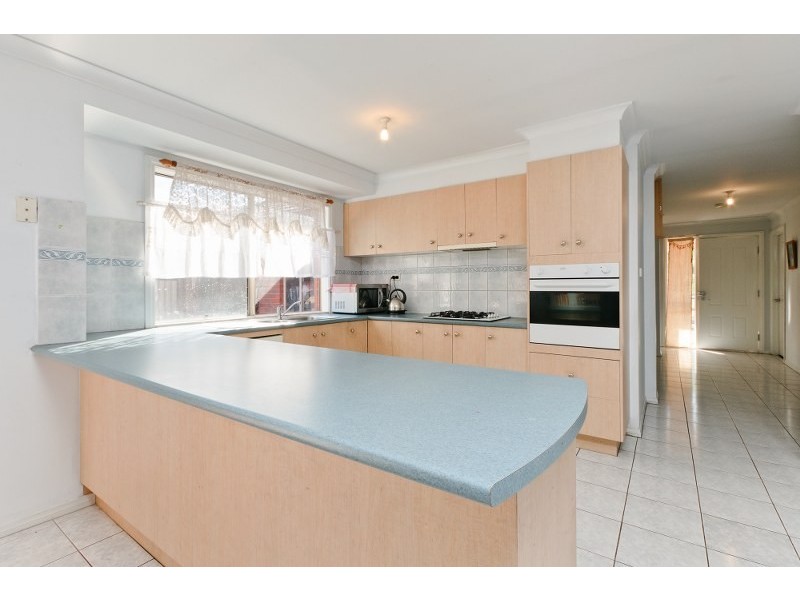 33 Limpopa Square, Roxburgh Park VIC 3064