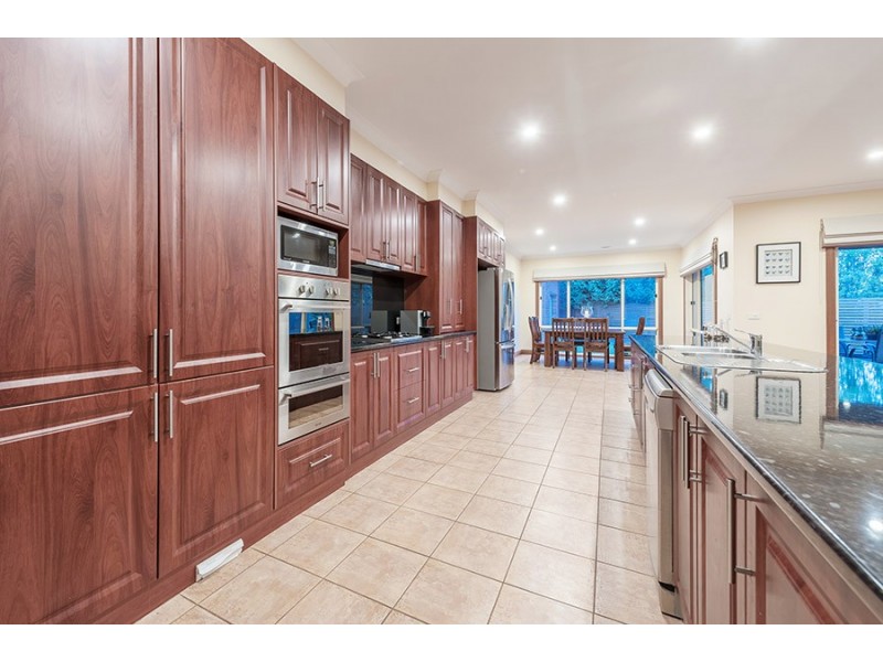 18 Peasholm Corner, Craigieburn VIC 3064