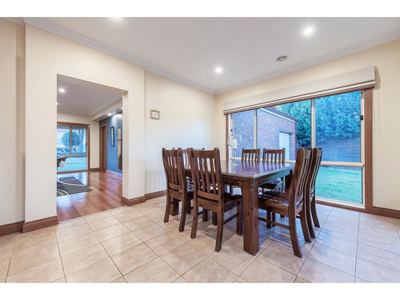 18 Peasholm Corner, Craigieburn VIC 3064