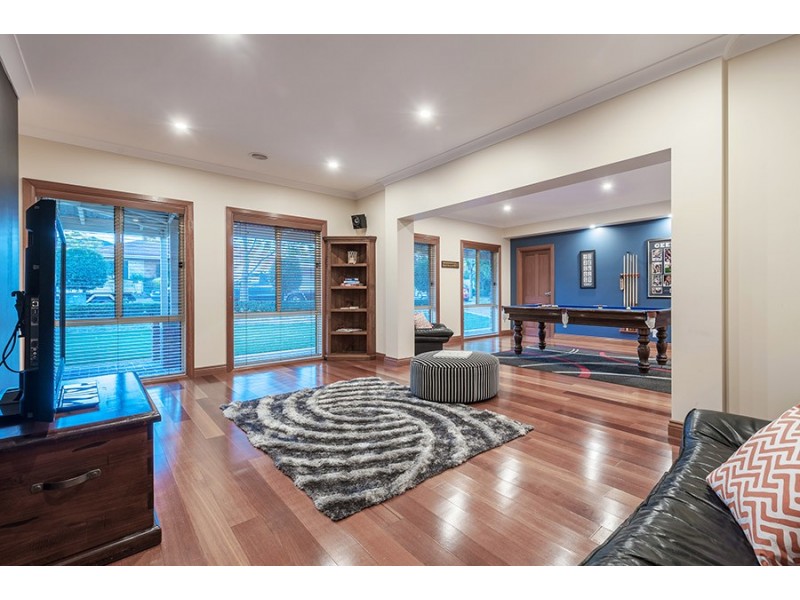 18 Peasholm Corner, Craigieburn VIC 3064