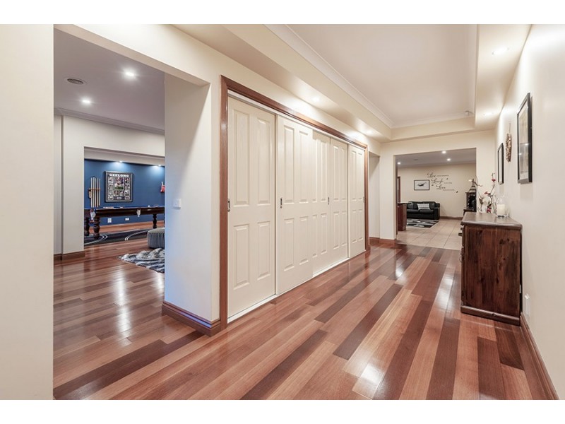 18 Peasholm Corner, Craigieburn VIC 3064