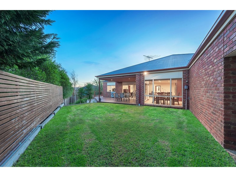 18 Peasholm Corner, Craigieburn VIC 3064