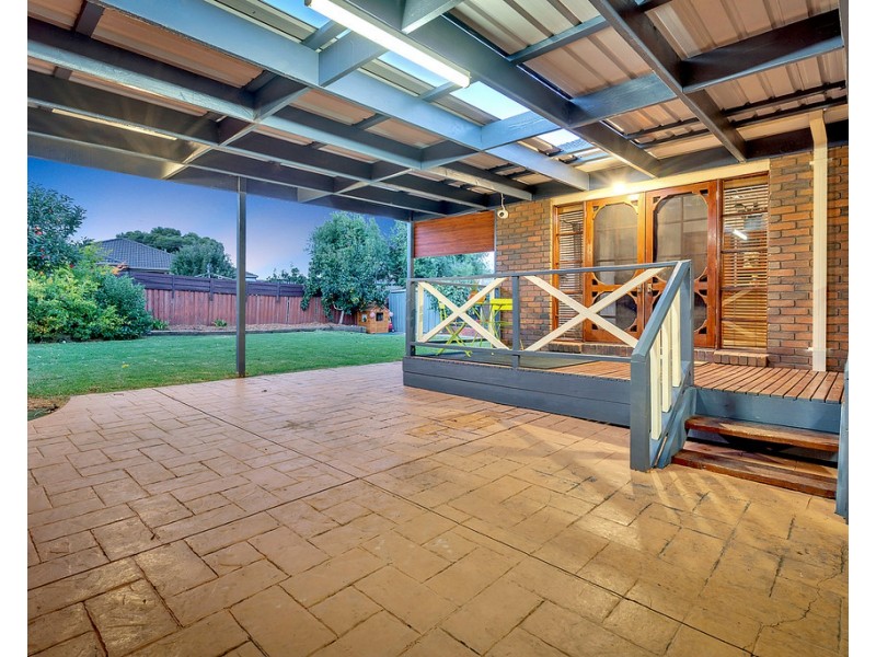 37 Amesbury Avenue, Craigieburn VIC 3064
