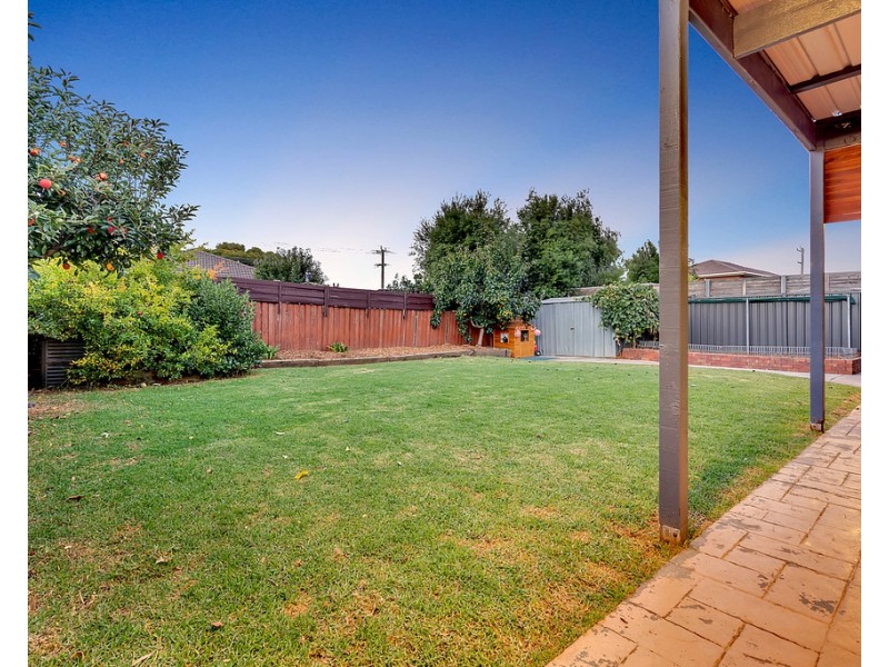37 Amesbury Avenue, Craigieburn VIC 3064