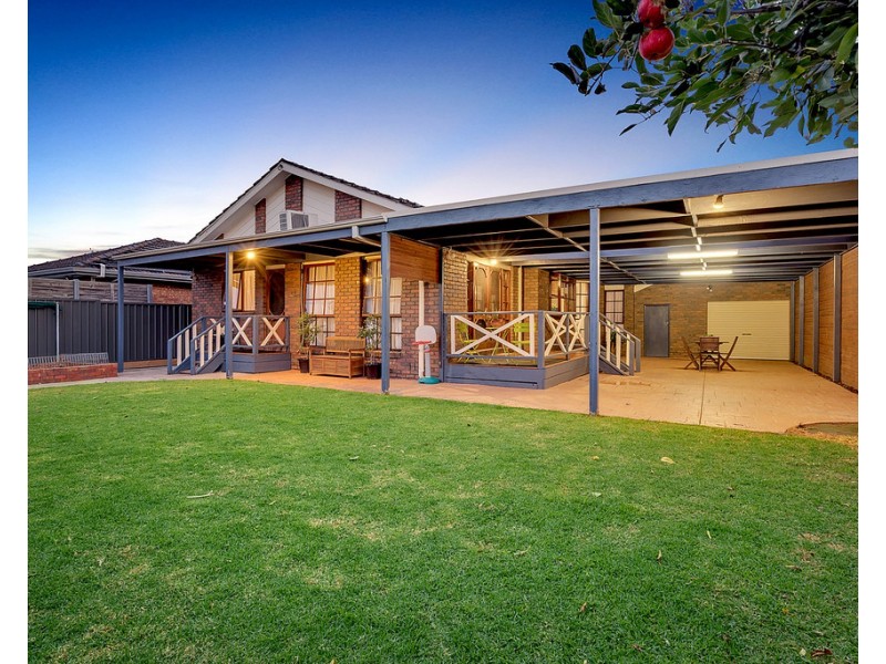 37 Amesbury Avenue, Craigieburn VIC 3064