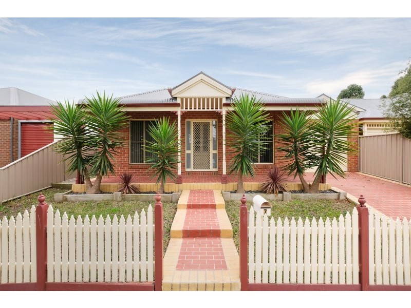 7 Bowman Glen, Craigieburn VIC 3064
