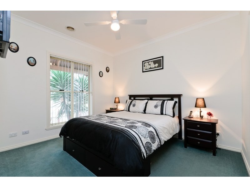 7 Bowman Glen, Craigieburn VIC 3064