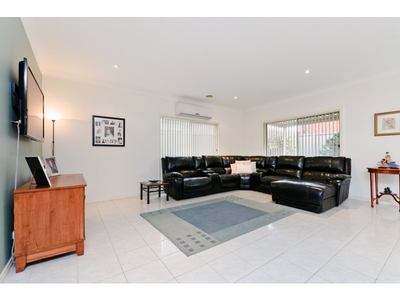 7 Bowman Glen, Craigieburn VIC 3064