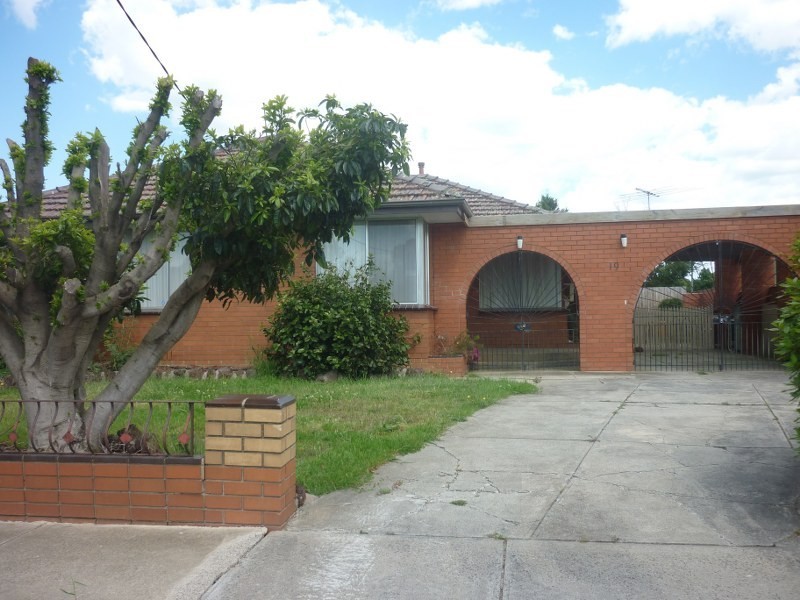 19 Selwyn Avenue, Craigieburn VIC 3064