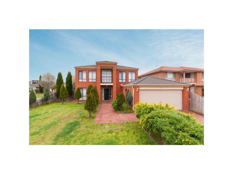 5 Hammond Place, Roxburgh Park VIC 3064