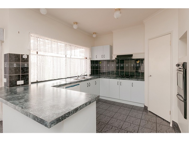 5 Hammond Place, Roxburgh Park VIC 3064