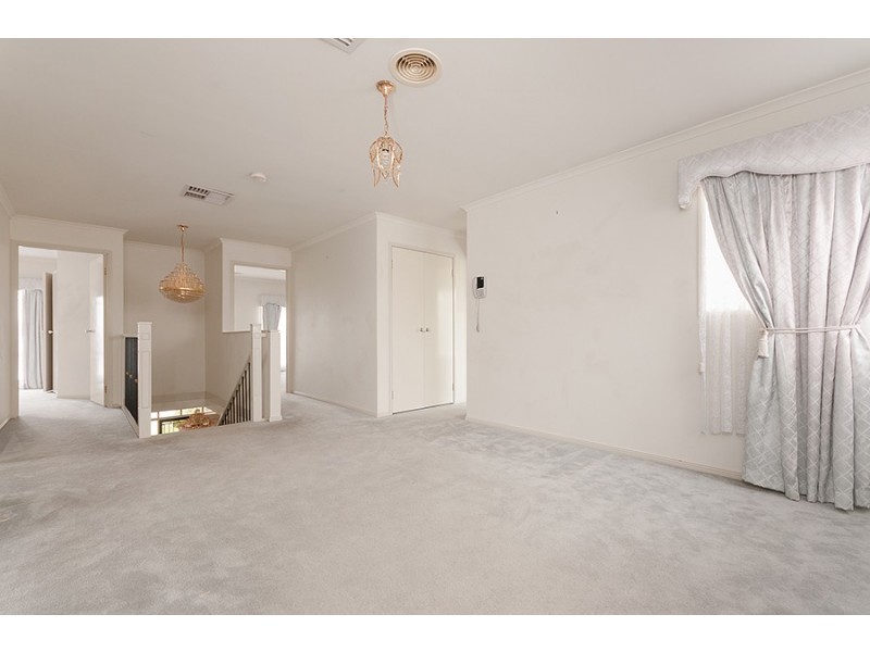 5 Hammond Place, Roxburgh Park VIC 3064