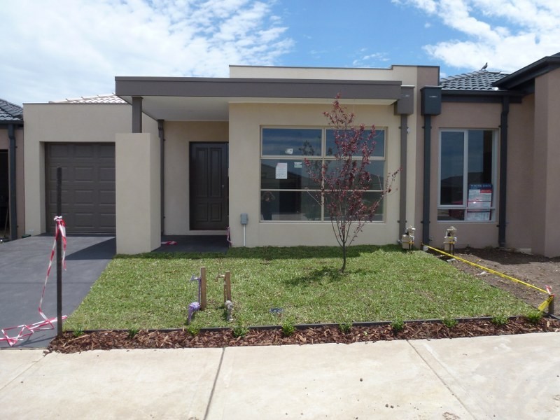 57 Thoresby Cir, Craigieburn VIC 3064