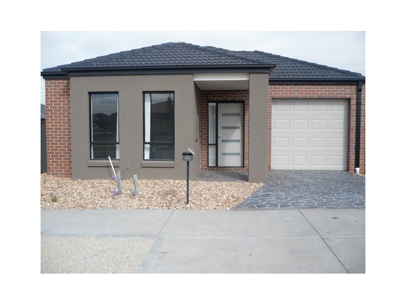 66 Oakgrove Drive, Craigieburn VIC 3064