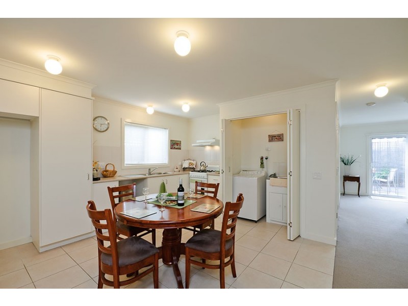 6 Harvest Walk, Roxburgh Park VIC 3064