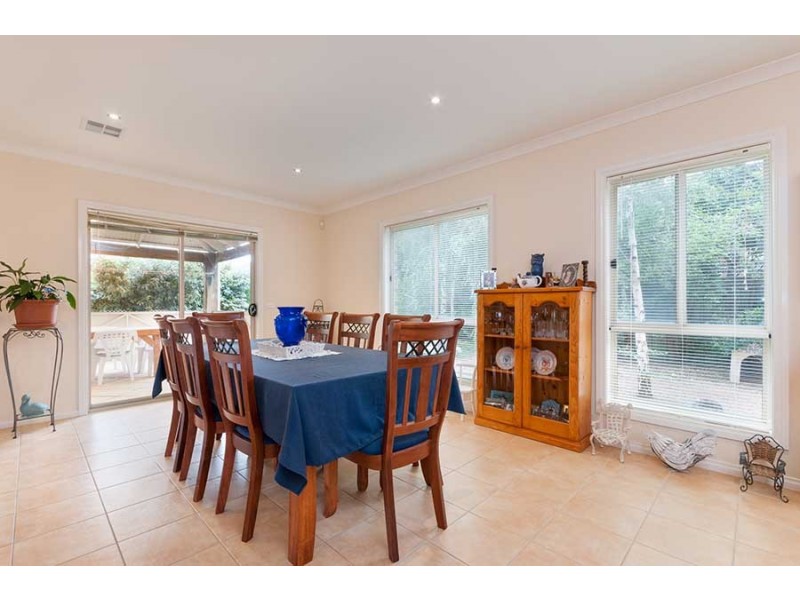 21 Swinburne Close, Craigieburn VIC 3064