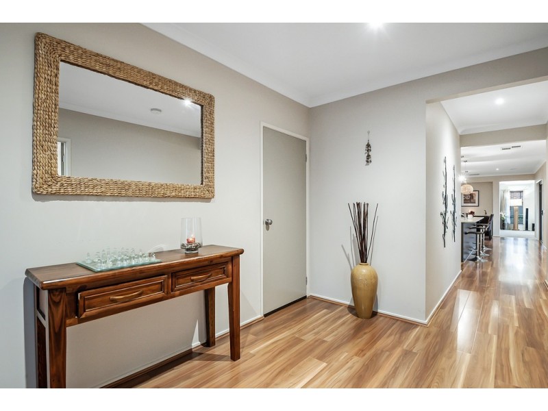 53 Cradle Mountain Drive, Craigieburn VIC 3064