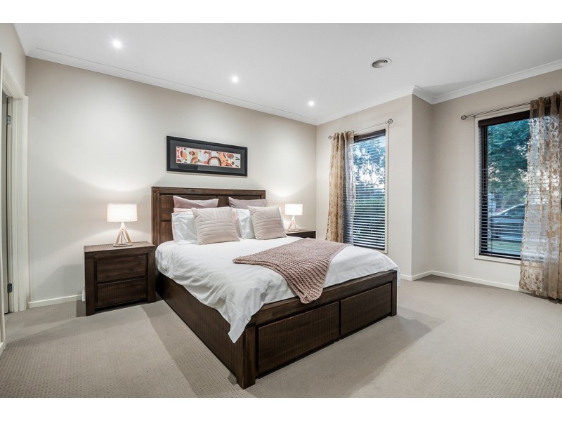 53 Cradle Mountain Drive, Craigieburn VIC 3064