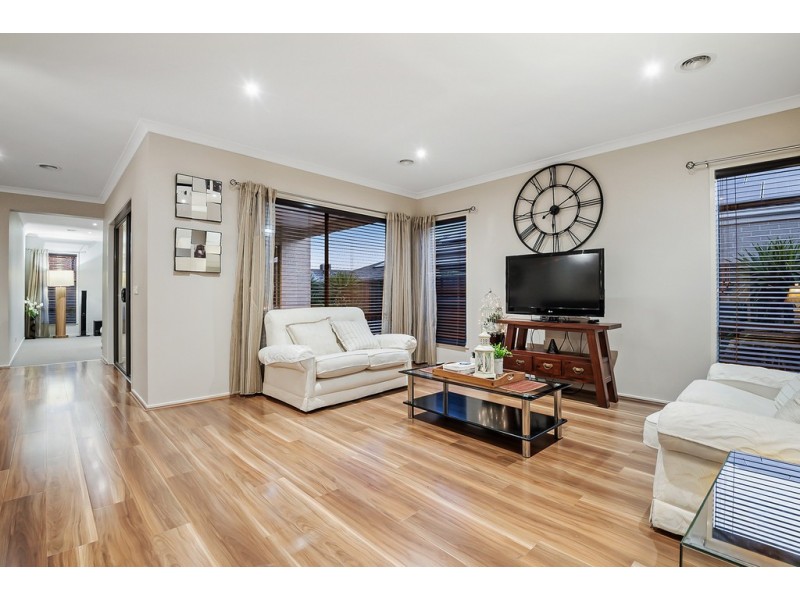 53 Cradle Mountain Drive, Craigieburn VIC 3064