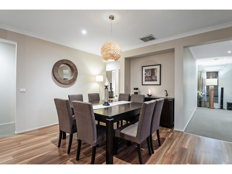 53 Cradle Mountain Drive, Craigieburn VIC 3064