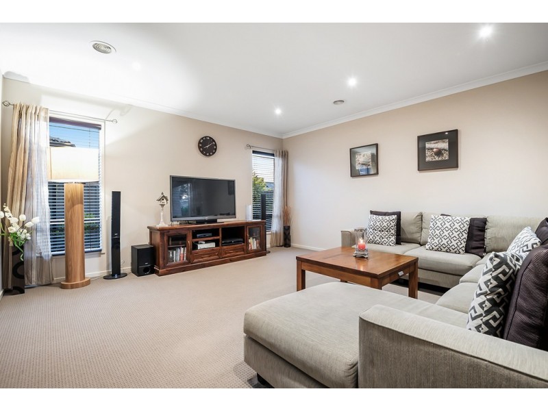 53 Cradle Mountain Drive, Craigieburn VIC 3064