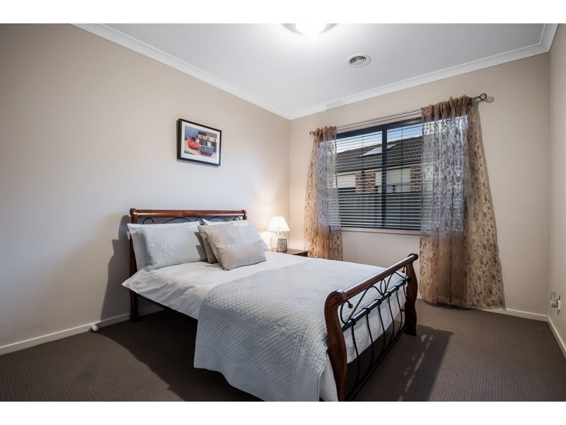 53 Cradle Mountain Drive, Craigieburn VIC 3064