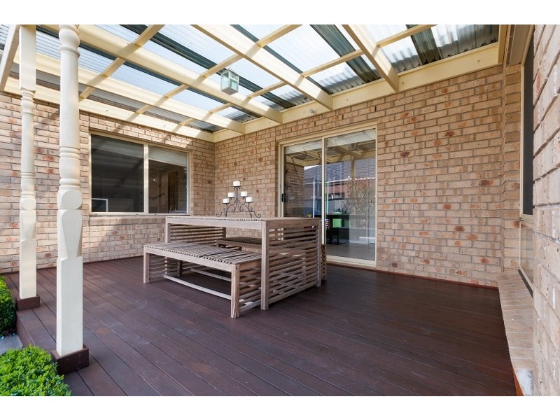 15 Cheltenham Close, Craigieburn VIC 3064