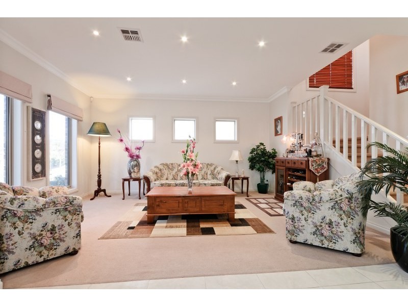 25 Long Island Circuit, Craigieburn VIC 3064