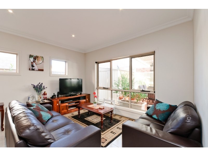 25 Long Island Circuit, Craigieburn VIC 3064
