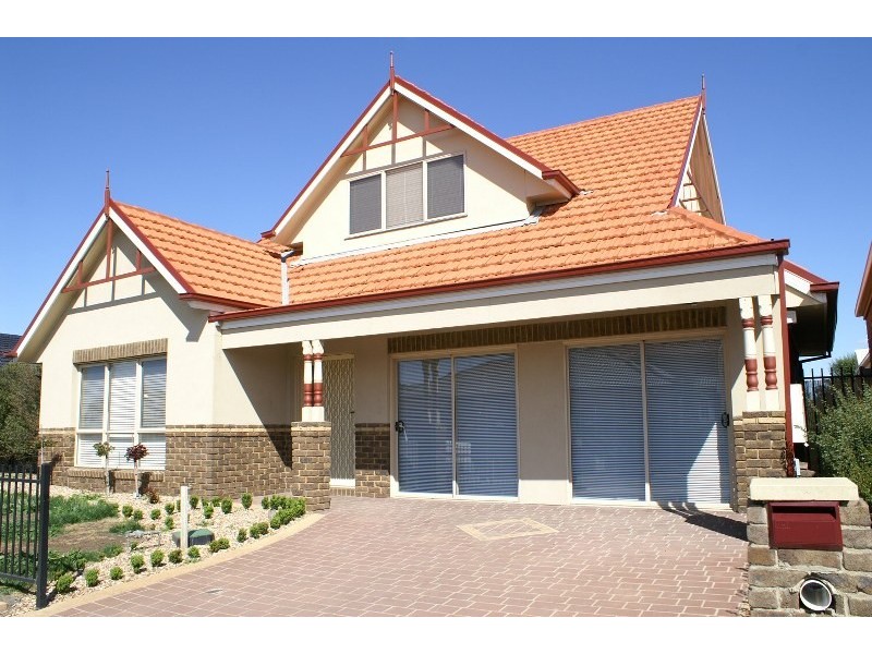 2 Dampier Close, Craigieburn VIC 3064