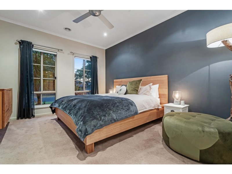 10 Glengarry Place, Craigieburn VIC 3064