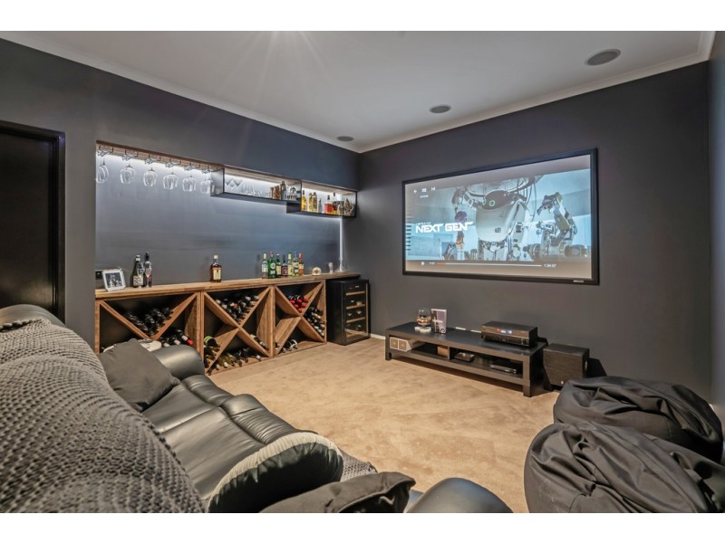 10 Glengarry Place, Craigieburn VIC 3064