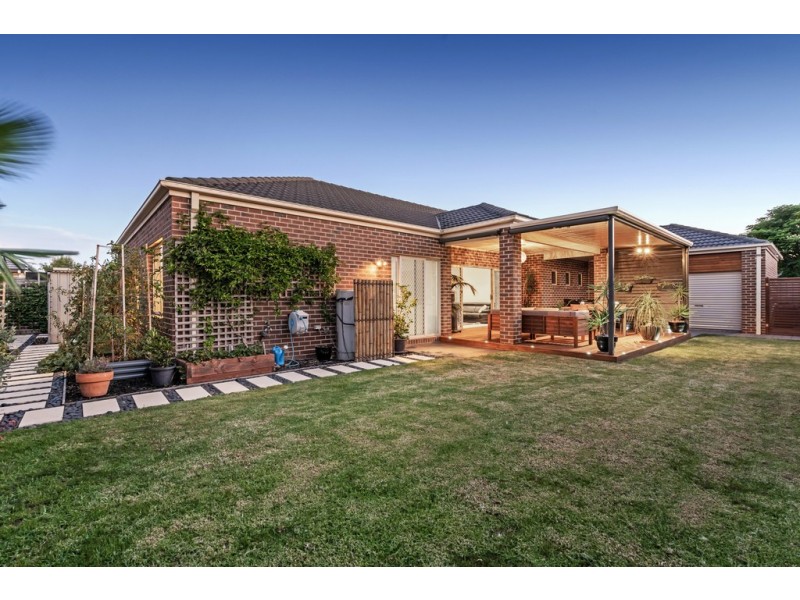 10 Glengarry Place, Craigieburn VIC 3064