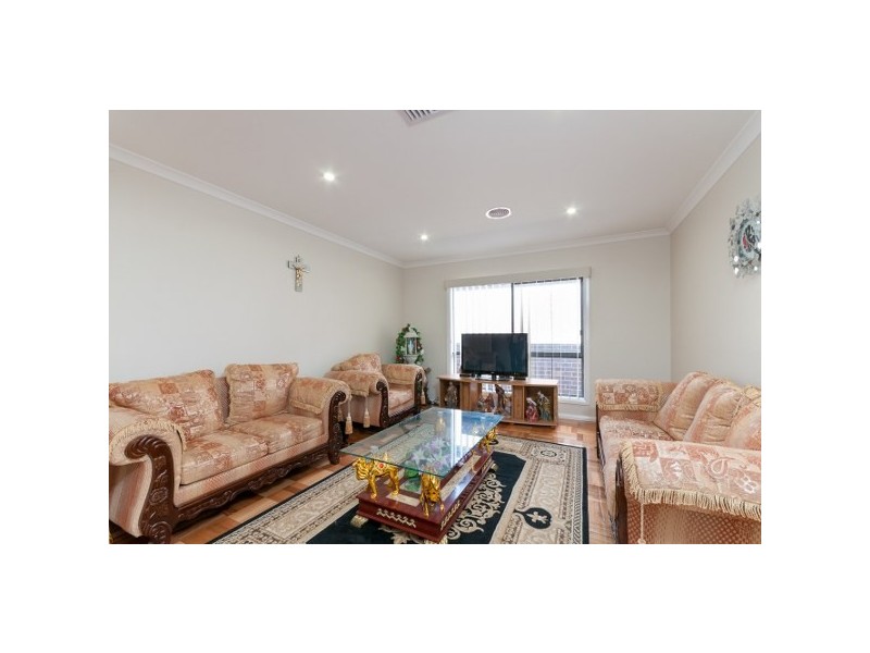 111 Huntington Drive, Craigieburn VIC 3064