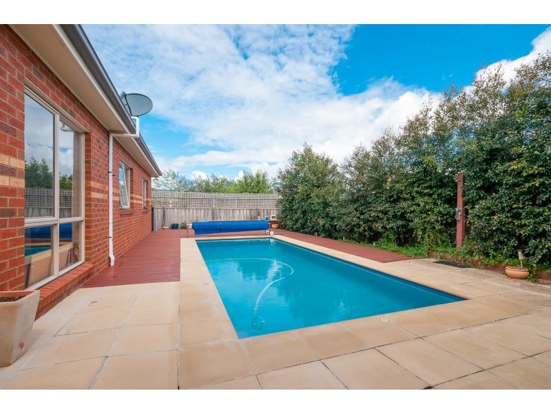 4 Lilac Close, Craigieburn VIC 3064