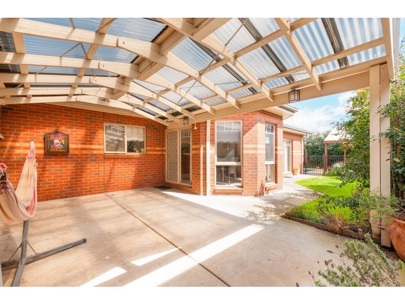 4 Lilac Close, Craigieburn VIC 3064