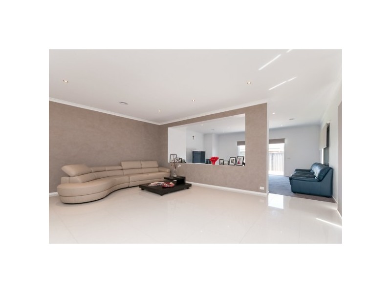 51 Ardsley Circuit, Craigieburn VIC 3064