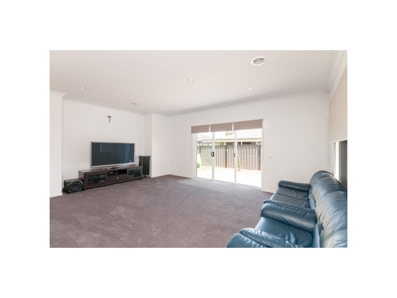 51 Ardsley Circuit, Craigieburn VIC 3064