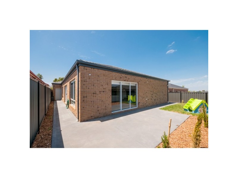 51 Ardsley Circuit, Craigieburn VIC 3064