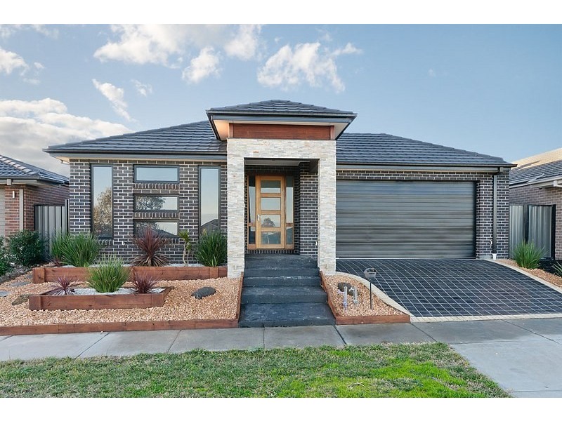 6 Ben Loman Circuit, Craigieburn VIC 3064