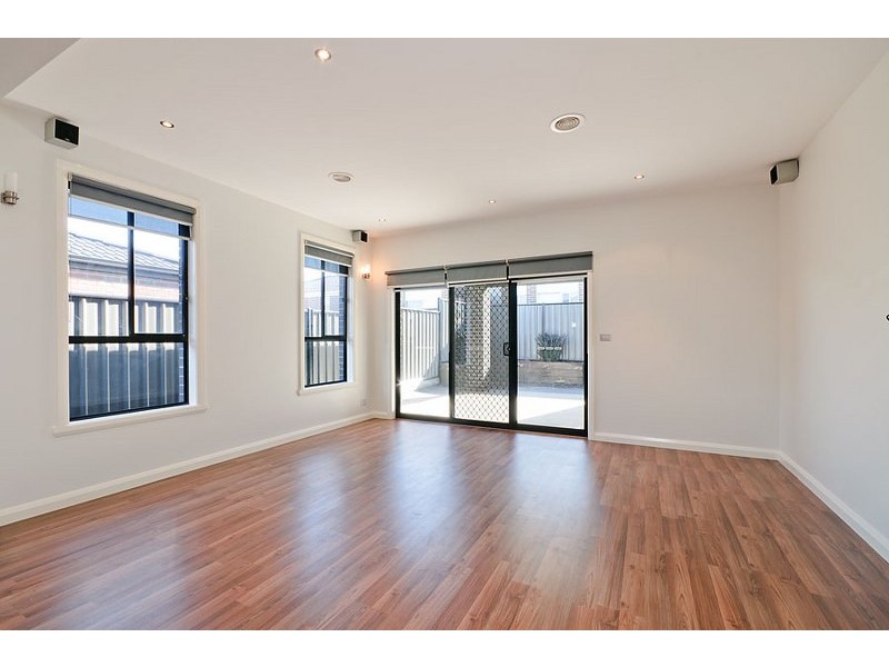 6 Ben Loman Circuit, Craigieburn VIC 3064