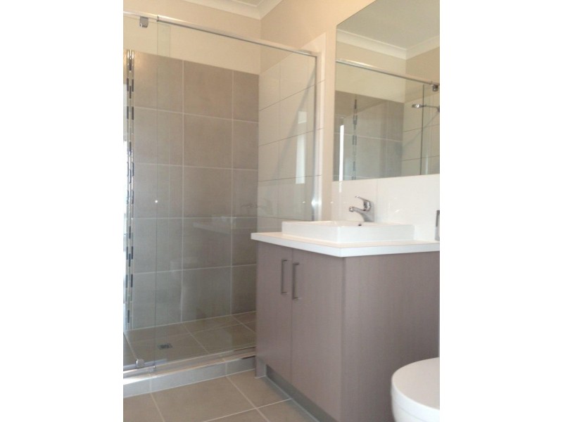 1/4 Delany Lane, Craigieburn VIC 3064