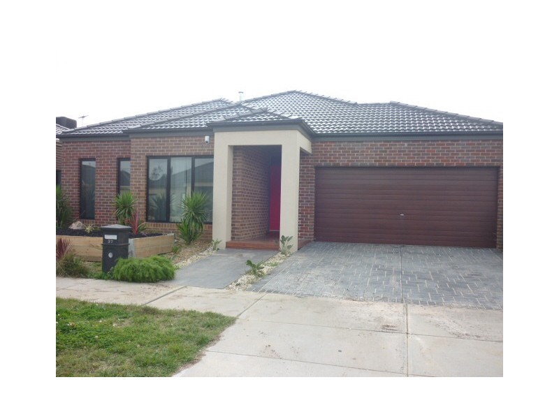 37 Middlesborough Drive, Craigieburn VIC 3064