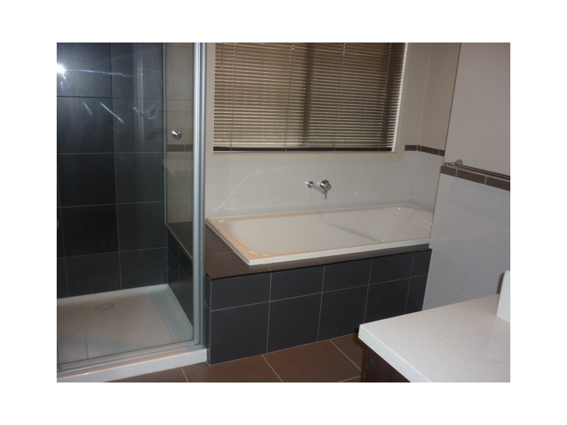 37 Middlesborough Drive, Craigieburn VIC 3064